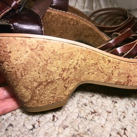 3/$18 American Eagle Brown Boho Faux Leather Espadrille Cork Platform Sandals - Picture 5 of 11